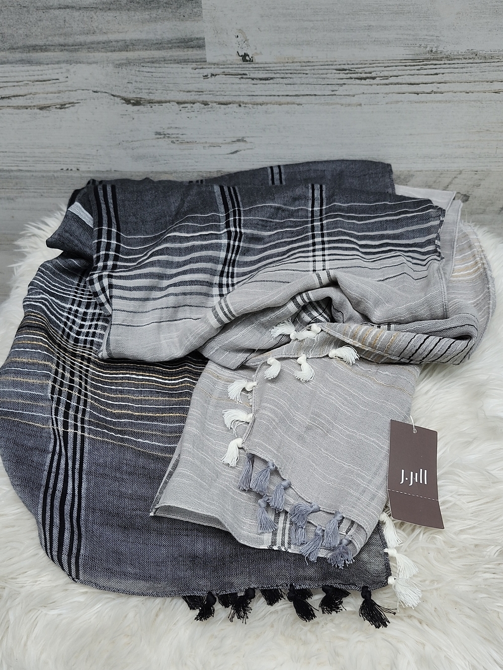 NWT J.JILL LIGHTWEIGHT PLAID SCARF